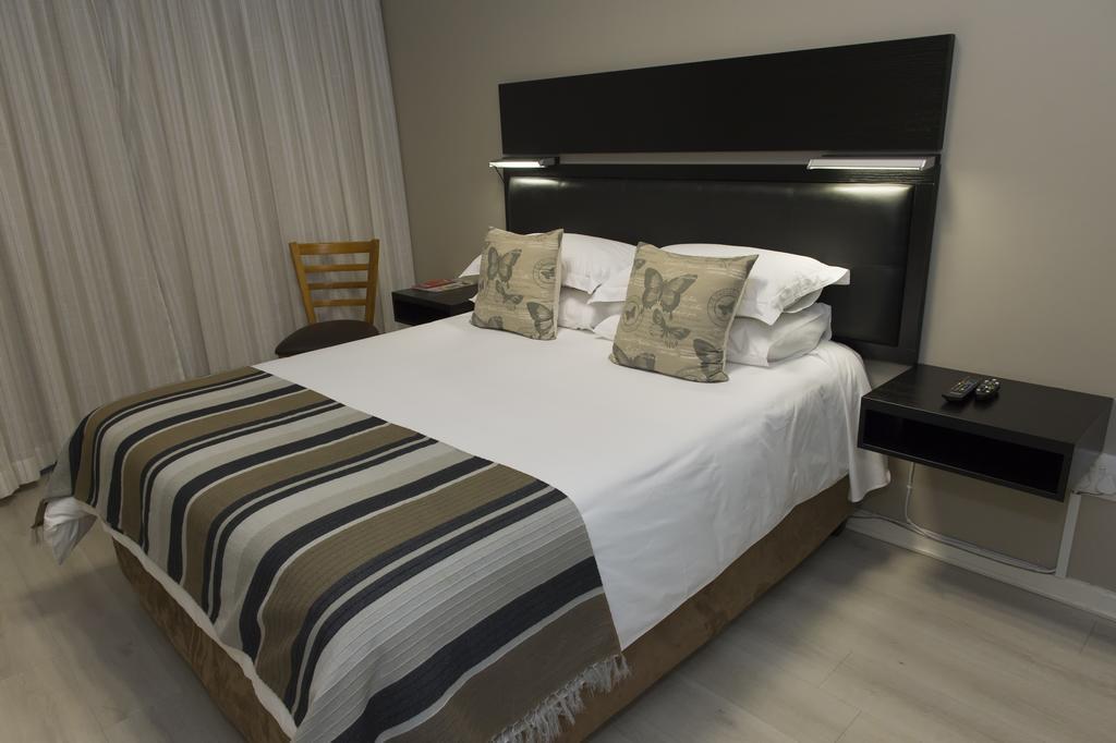 The Suburban Guest House 布隆方丹 客房 照片