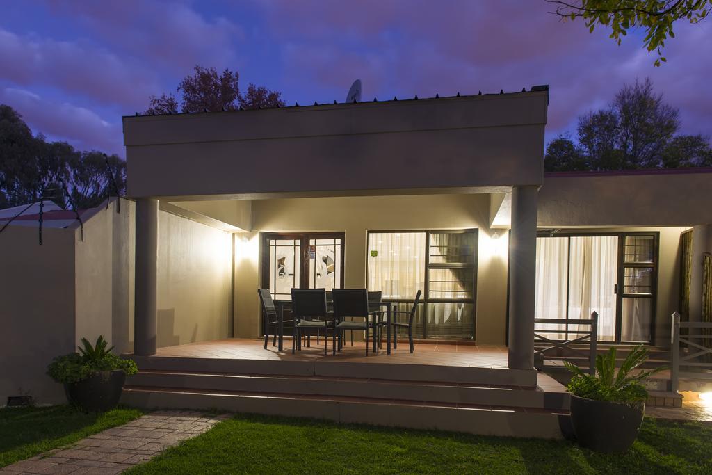 The Suburban Guest House 布隆方丹 外观 照片